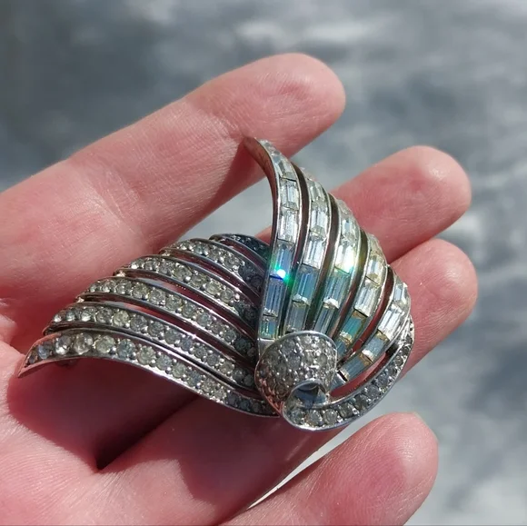 Art Deco Silver Women's Jewelry Brooch - Picture 15 of 16